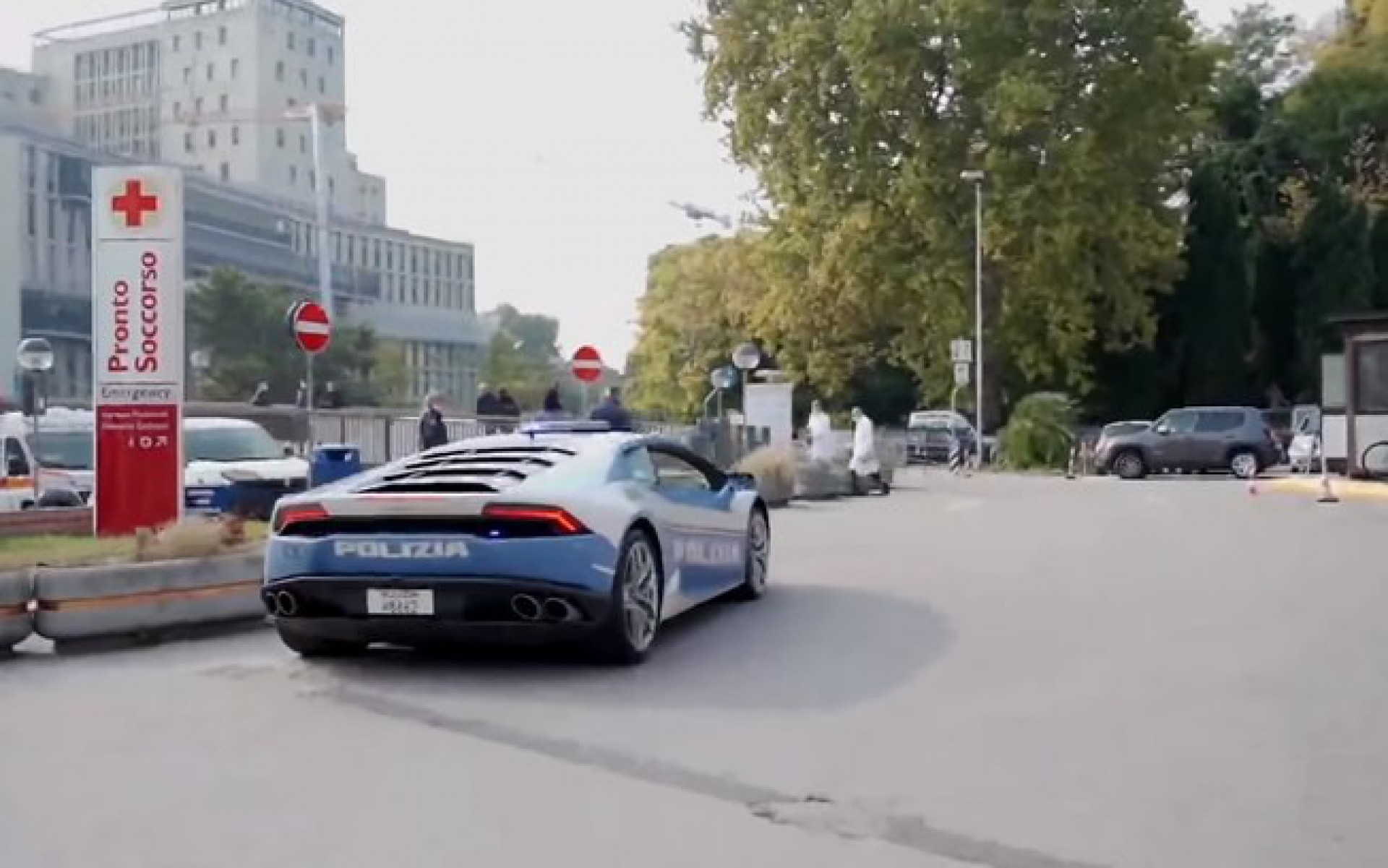 Pol&iacute;cia usa viatura Lamborghini e percorre 500 km em duas horas na It&aacute;lia