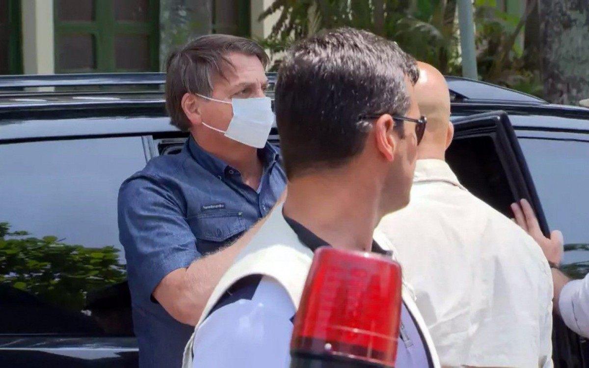 Presidente votou na Escola Municipal Rosa da Fonseca