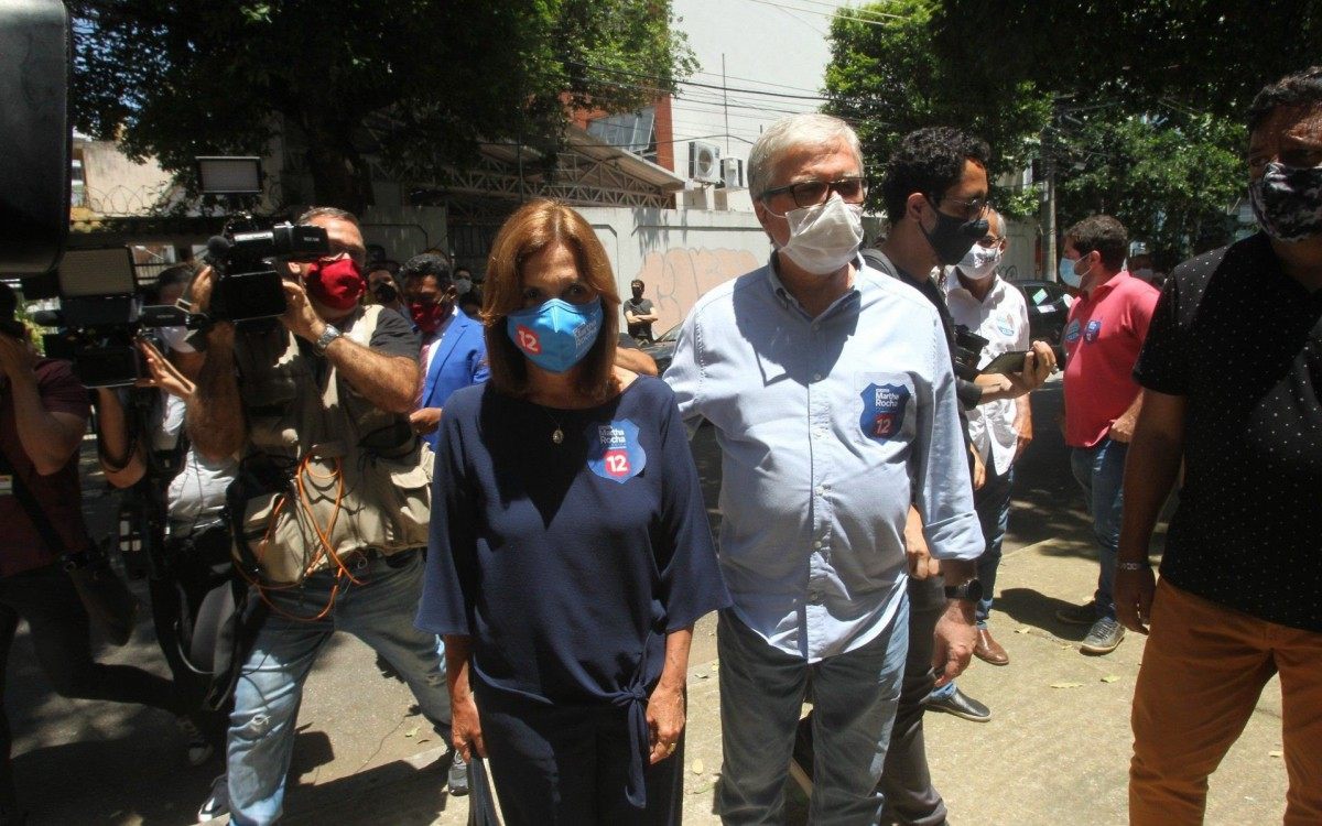 Eleições 2020 - A candidata Martha Rocha votou na Escola Municipal,Euclydes Figueiredo, na Tijuca. 