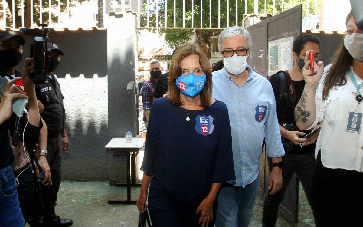 Eleições 2020 - A candidata Martha Rocha votou na Escola Municipal,Euclydes Figueiredo, na Tijuca. Dificuldade de acesso.
