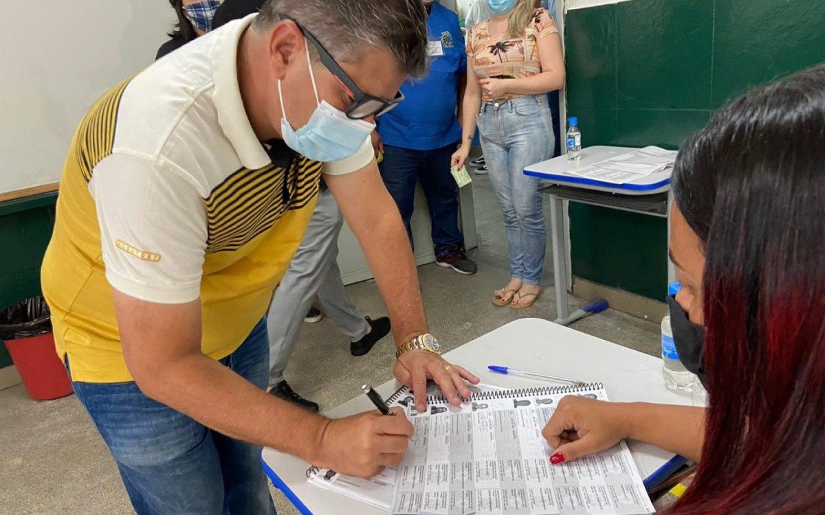 Reis vota em Caxias - Divulgação/Eliakin Moura