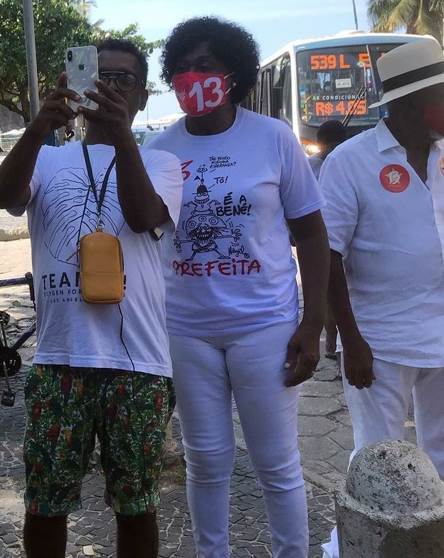 Petista tira foto com eleitor - Reprodução / Internet