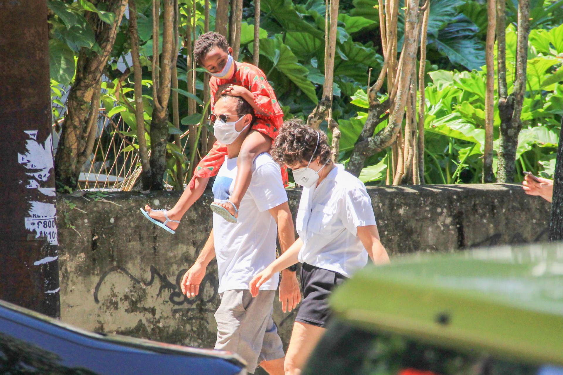 Leandra Leal, o namorado Guilherme Burgos e a filha Julia - JC PEREIRA / Agnews