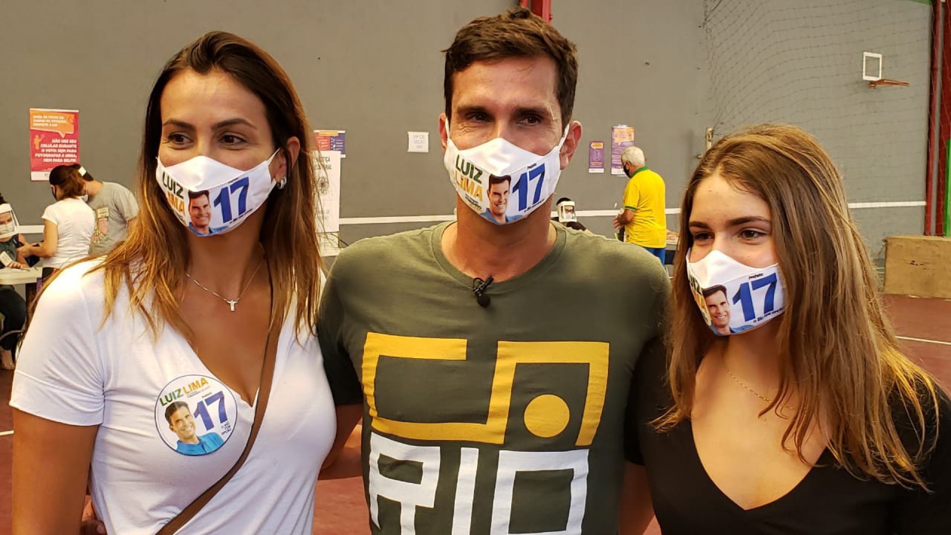 Candidato levou a esposa e a filha para a seção eleitoral - Divulgação / Joberto Andrade