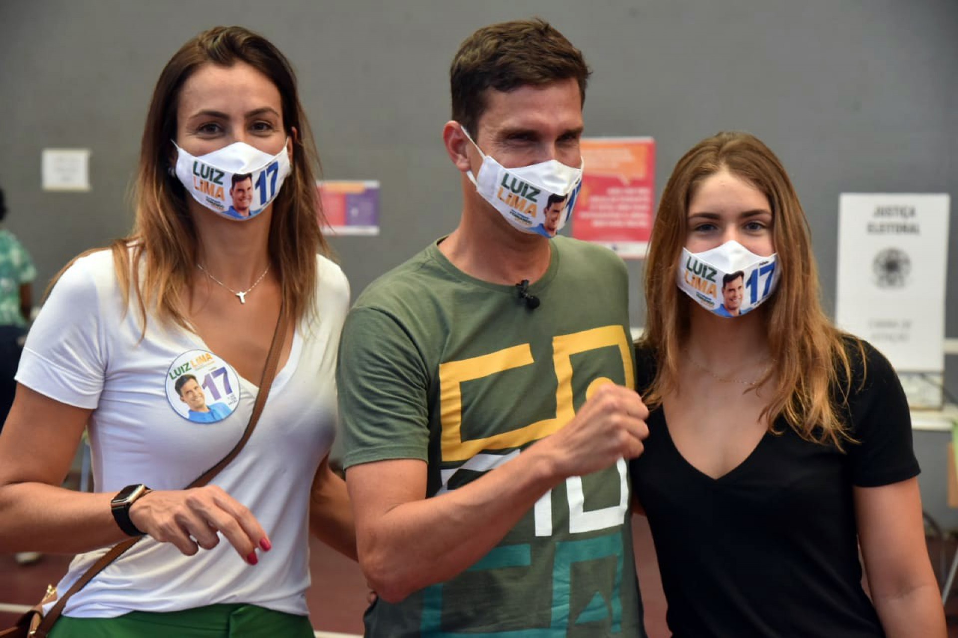 Candidato levou a esposa e a filha para a seção eleitoral - Divulgação / Joberto Andrade