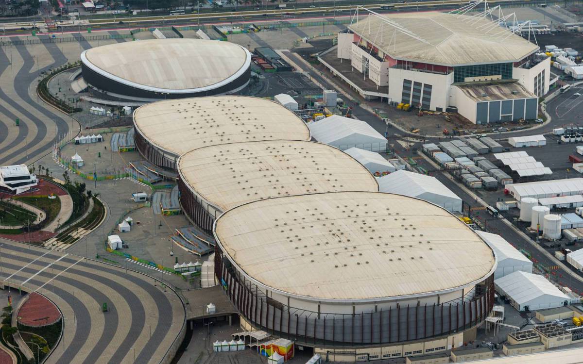 Cerca de 60 livros são em braile para adultos, 120 exemplares em braile para crianças, e outros 60 com fonte ampliada para pessoas com baixa visão, além de 20 audiobooks