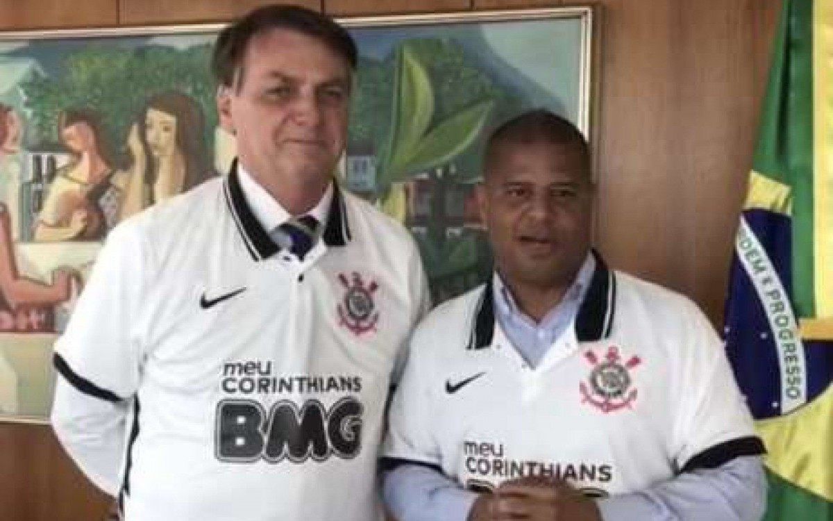 Fazendo campanha com a imagem de Bolsonaro. Marcelinho Carioca, do PSL, teve a pior votação da sua carreira política em São Paulo. Teve 7,5 mil votos.  - Reprodução