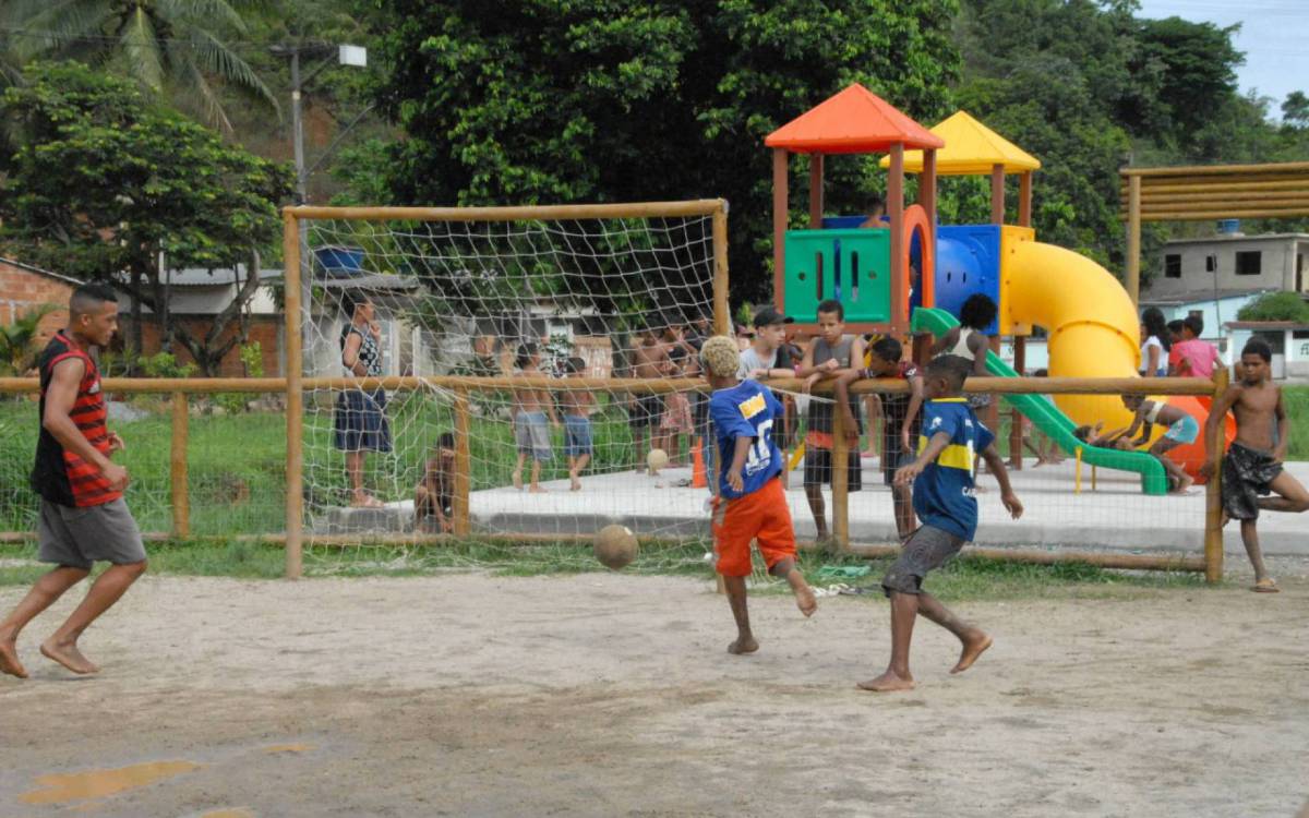 Magé recebe melhorias com implantação de playgrounds e academias ao ar livre