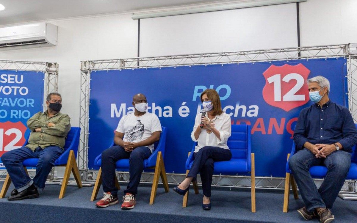 O presidente do PDT, Carlos Lupi, Anderson Quack, vice, Martha Rocha, candidata à prefeita do Rio, e presidente estadual do PSB-RJ, o deputado federal Alessandro Molon