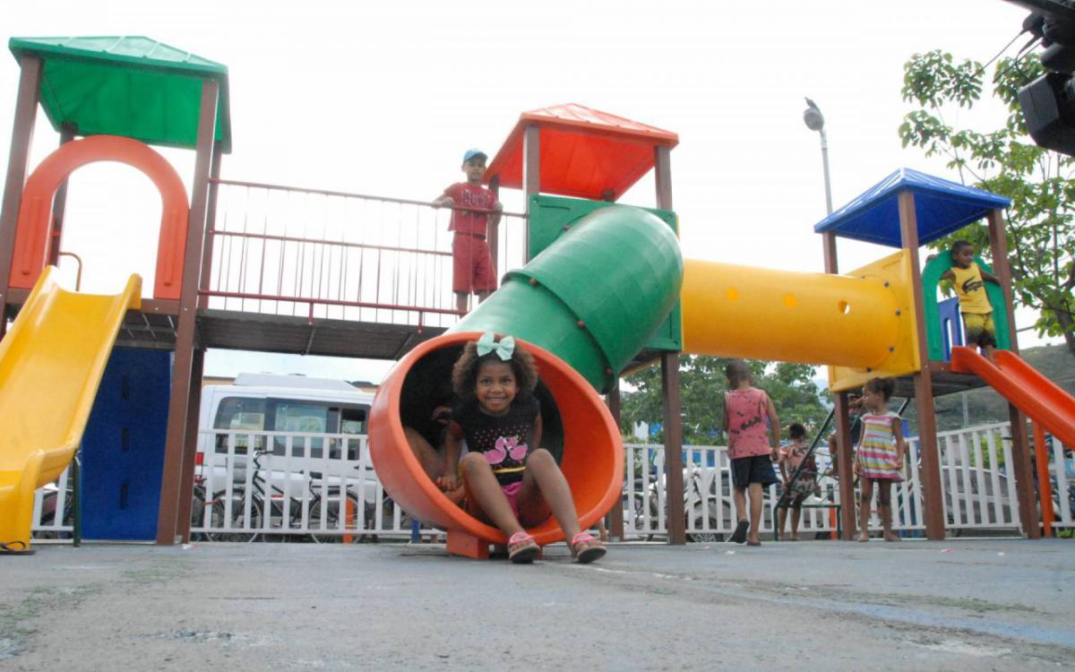 Magé recebe melhorias com implantação de playgrounds e academias ao ar livre