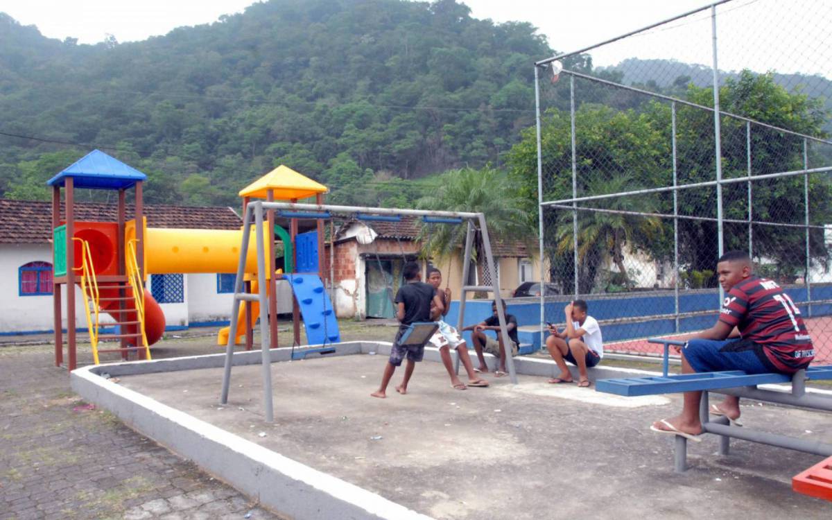 Magé recebe melhorias com implantação de playgrounds e academias ao ar livre