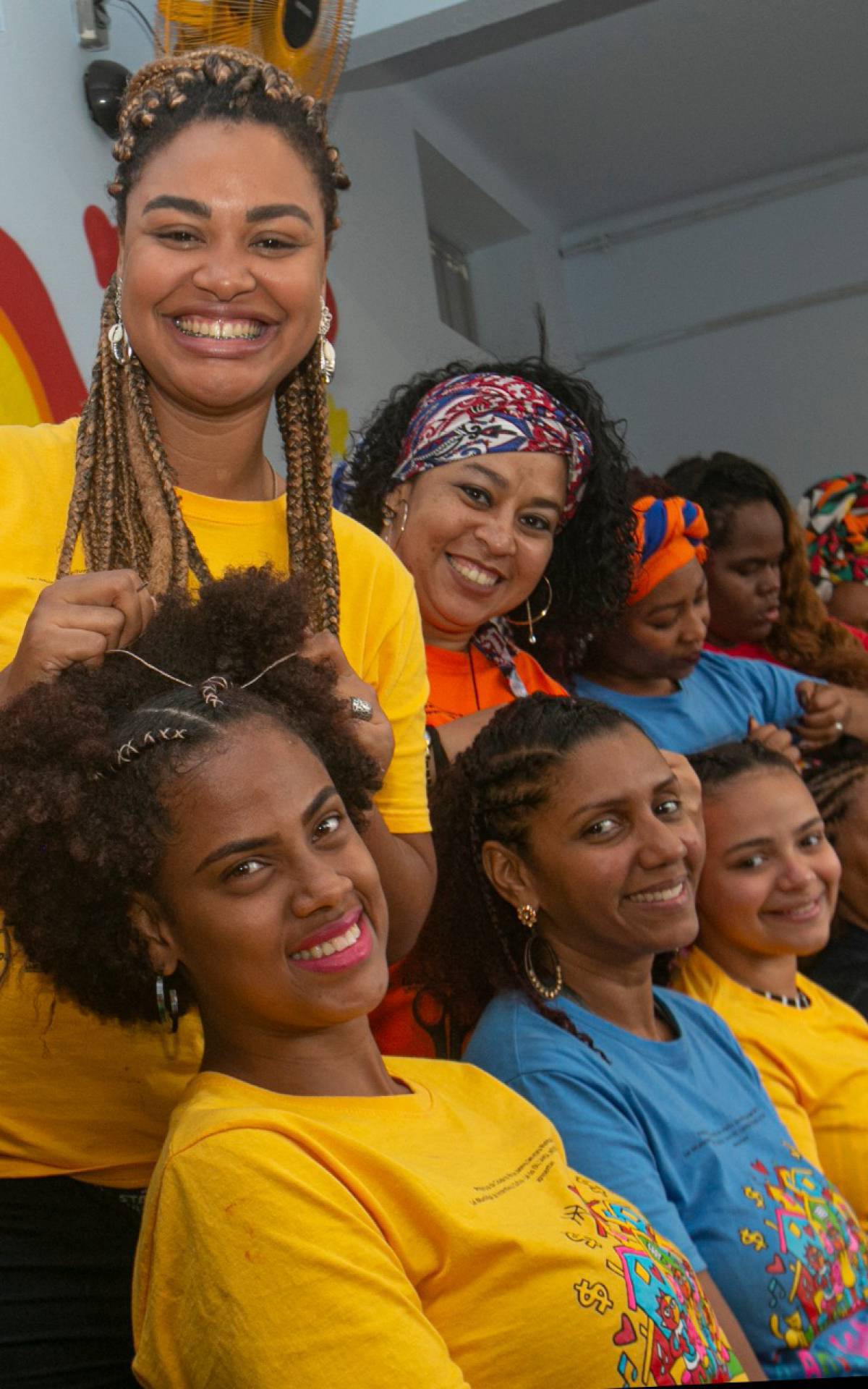 Capacitação profissional já formou cerca de 1,8 mil alunos, sendo 96% mulheres negras