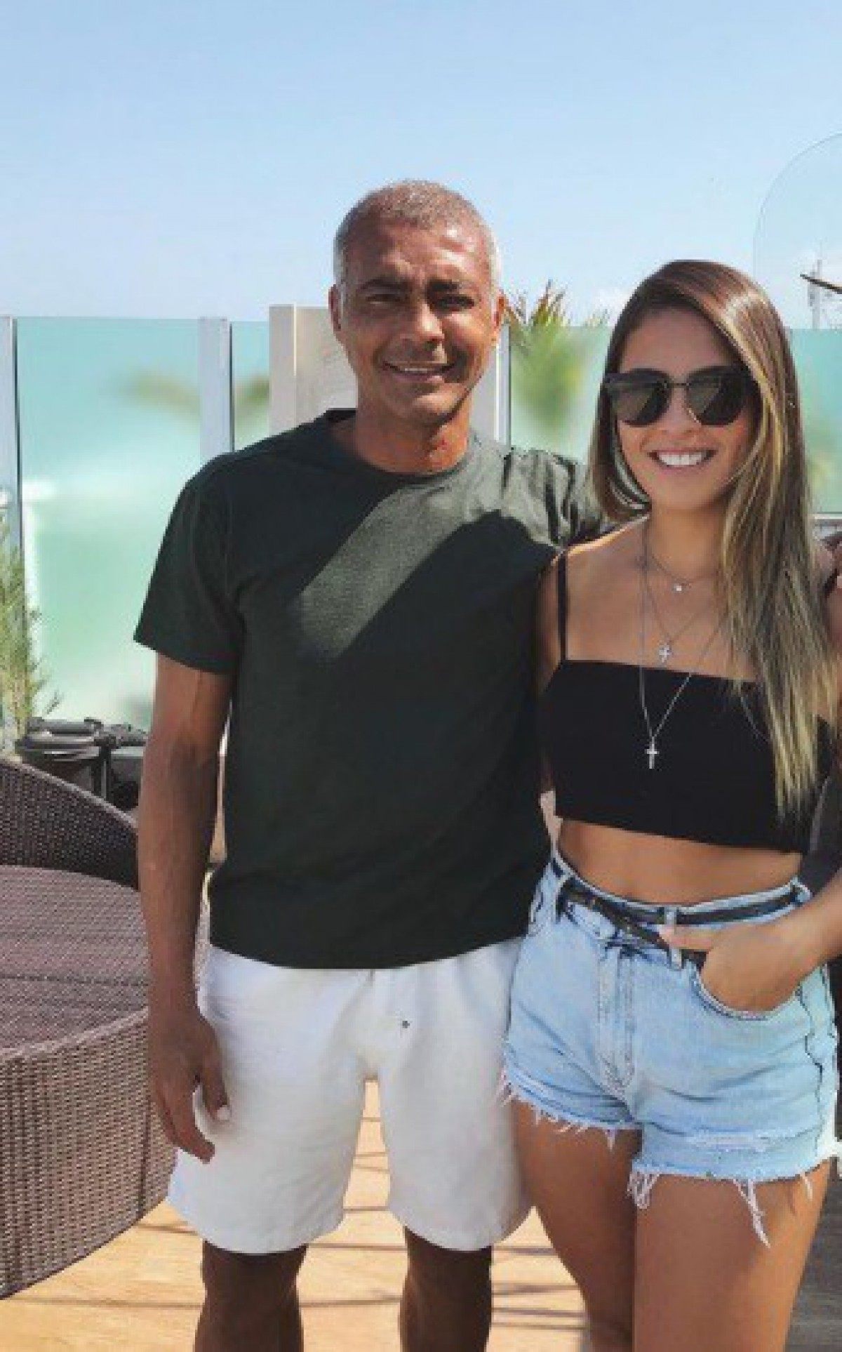 Romário posa ao lado de Dani Favatto, uma de suas filhas - Reprodução/Instagram