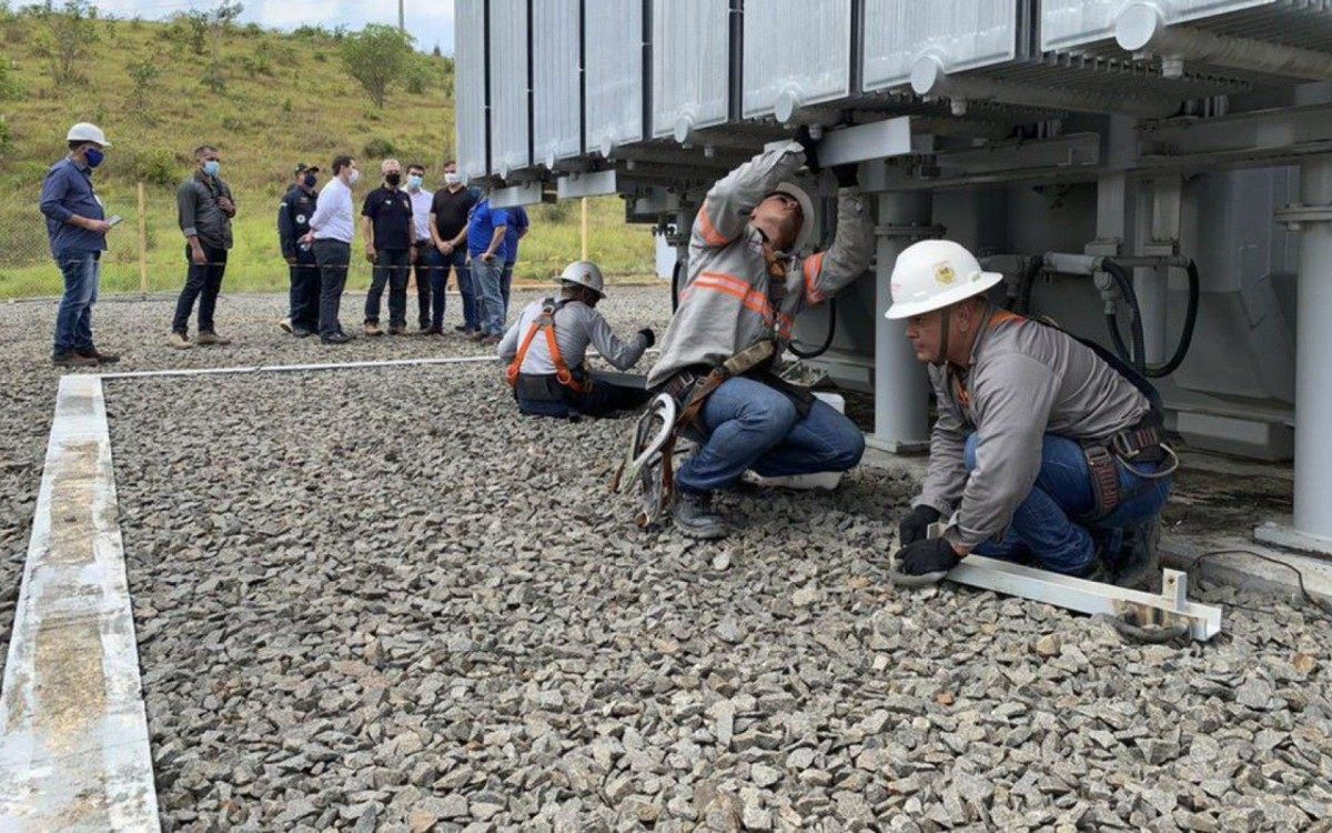 Neste domingo, o Ministro de Minas e Energia, Bento Albuquerque, realizou uma visita técnica à subestação de Laranjal do Jari, no interior do Amapá, da empresa Linhas Macapá de Transporte e Energia, a fim de acompanhar as ações de restabelecimento total da energia no estado - Divulgação/Ministério de Minas e Energia