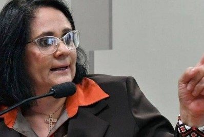 Damares recusa convite de Bolsonaro para disputar Senado