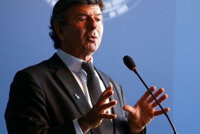 'Todos os poderes públicos devem conta à sociedade', diz Luiz Fux