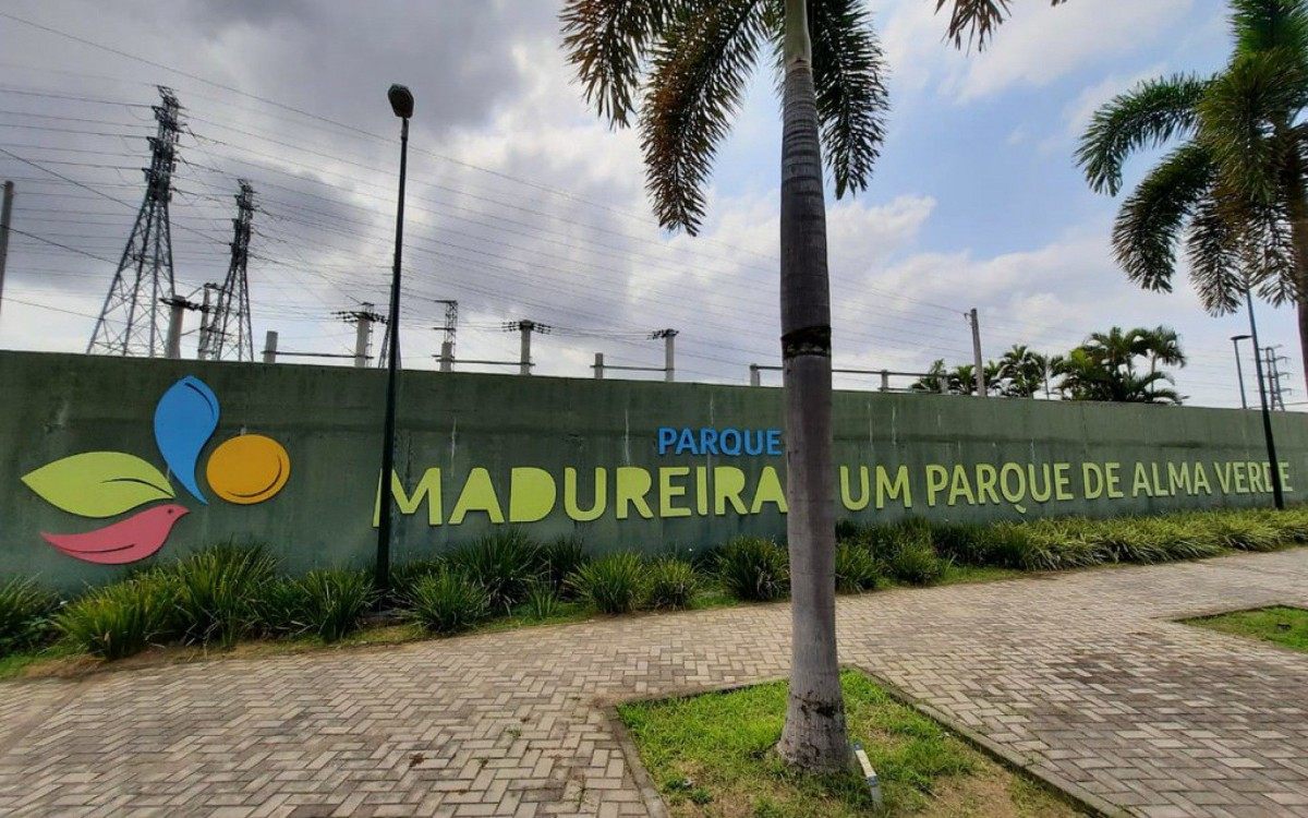 Eduardo Cavaliere, Secret&aacute;rio de Meio Ambiente, pretende expandir o programa Hortas Cariocas, no Parque Madureira - Marcelo Viana/ Seturleo
