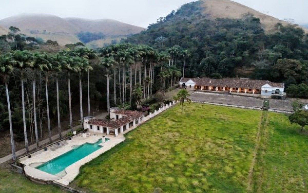 Fazenda Allian&ccedil;a Agroecol&oacute;gica, em Rio das Flores, oferece visita &agrave; produ&ccedil;&atilde;o de caf&eacute; especial e org&acirc;nico certificado, com presen&ccedil;a do barista e mestre de torra Bruno Couto. 
Informa&ccedil;&otilde;es e reservas: 24 98801-6147 (WhatsApp)