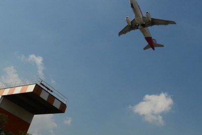 Para entrar no Brasil de avião, viajantes terão que apresentar testes negativos para a covid-19