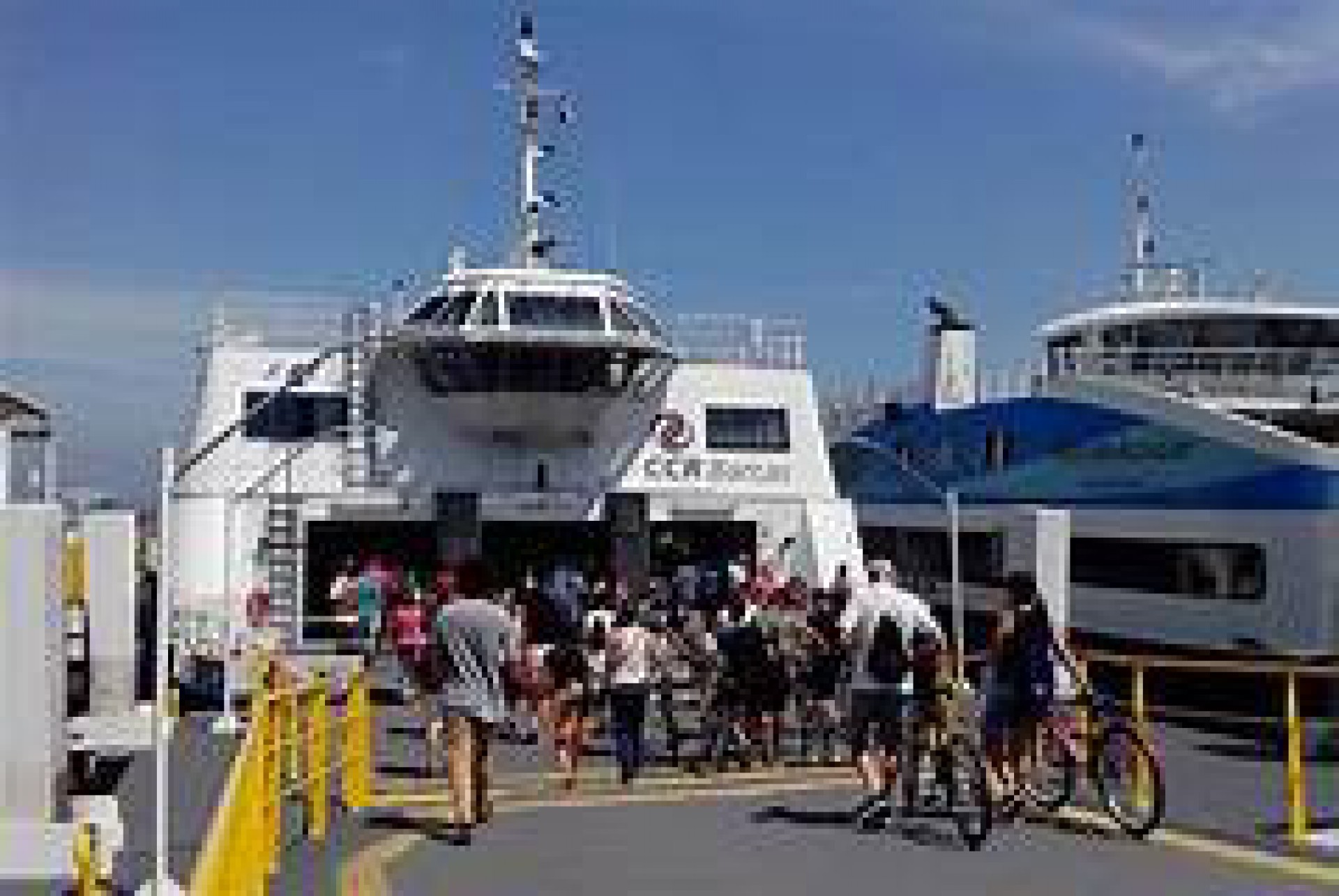 Moradores da Ilha do Governador denunciam redução de horários nas barcas