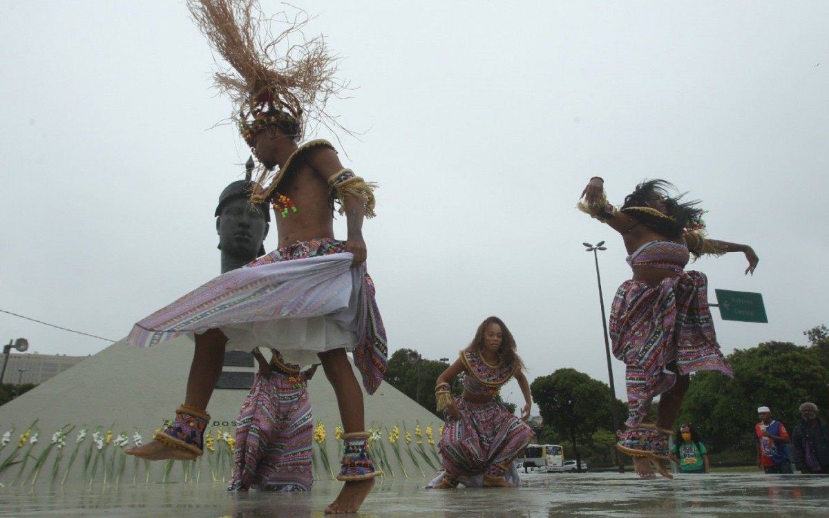 Dia da Consciência Negra foi celebrado no monumento do Zumbi dos Palmares
