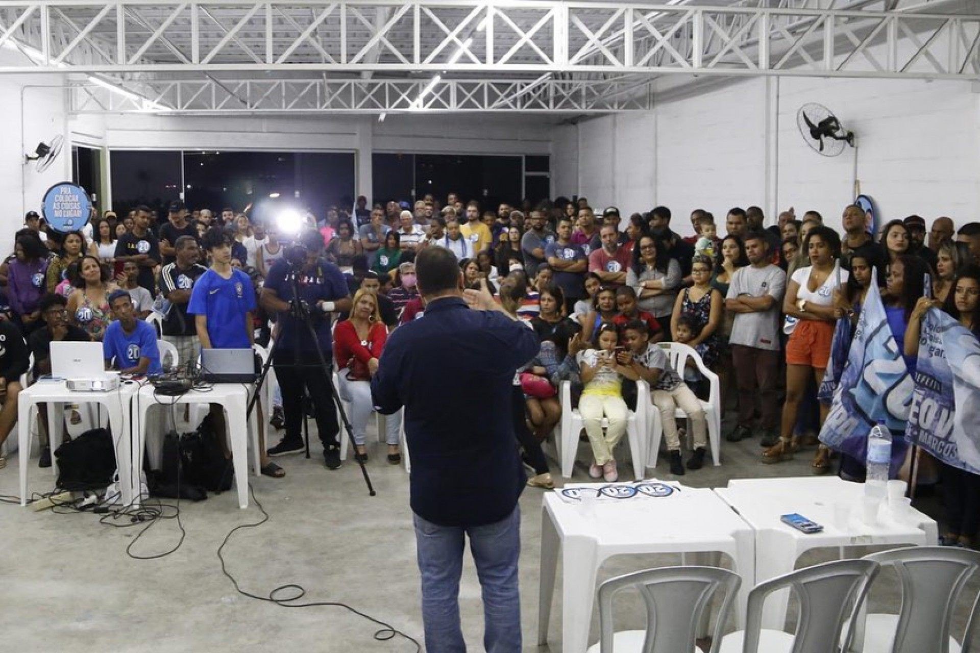 L&eacute;o Vieira, do PSC, aproveitou esta sexta-feira (20) para participar de uma grandiosa reuni&atilde;o com diversos apoiadores e lideres municipais.  - Divulga&ccedil;&atilde;o