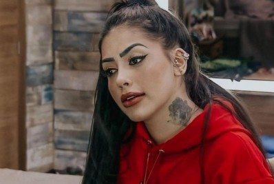 MC Mirella sobre brinquedinhos eróticos: 'Tenho até máquina de sexo'