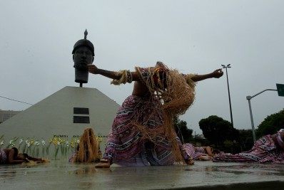 De outro lado, comemora&ccedil;&otilde;es do Dia da Consci&ecirc;ncia Negra - Estefan Radovicz / Agencia O Dia