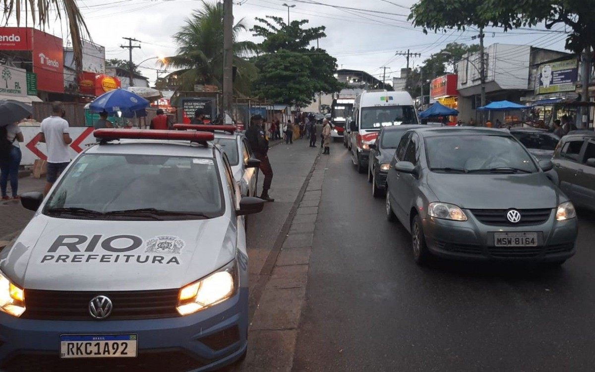 Seop fiscaliza vans em Santa Cruz - DIVULGA&Ccedil;&Atilde;O/SEOP