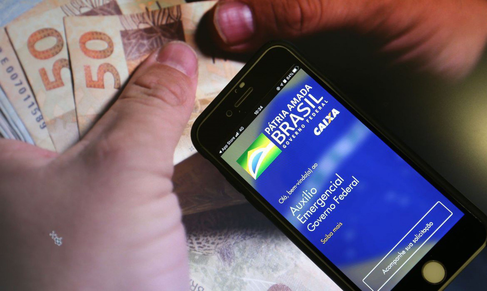Agora, os beneficiários nascidos em janeiro poderão transferir ou sacar os valores de suas contas Poupanças Sociais Digitais já no dia 30 de abril - Marcello Casal Jr/Agência Brasil