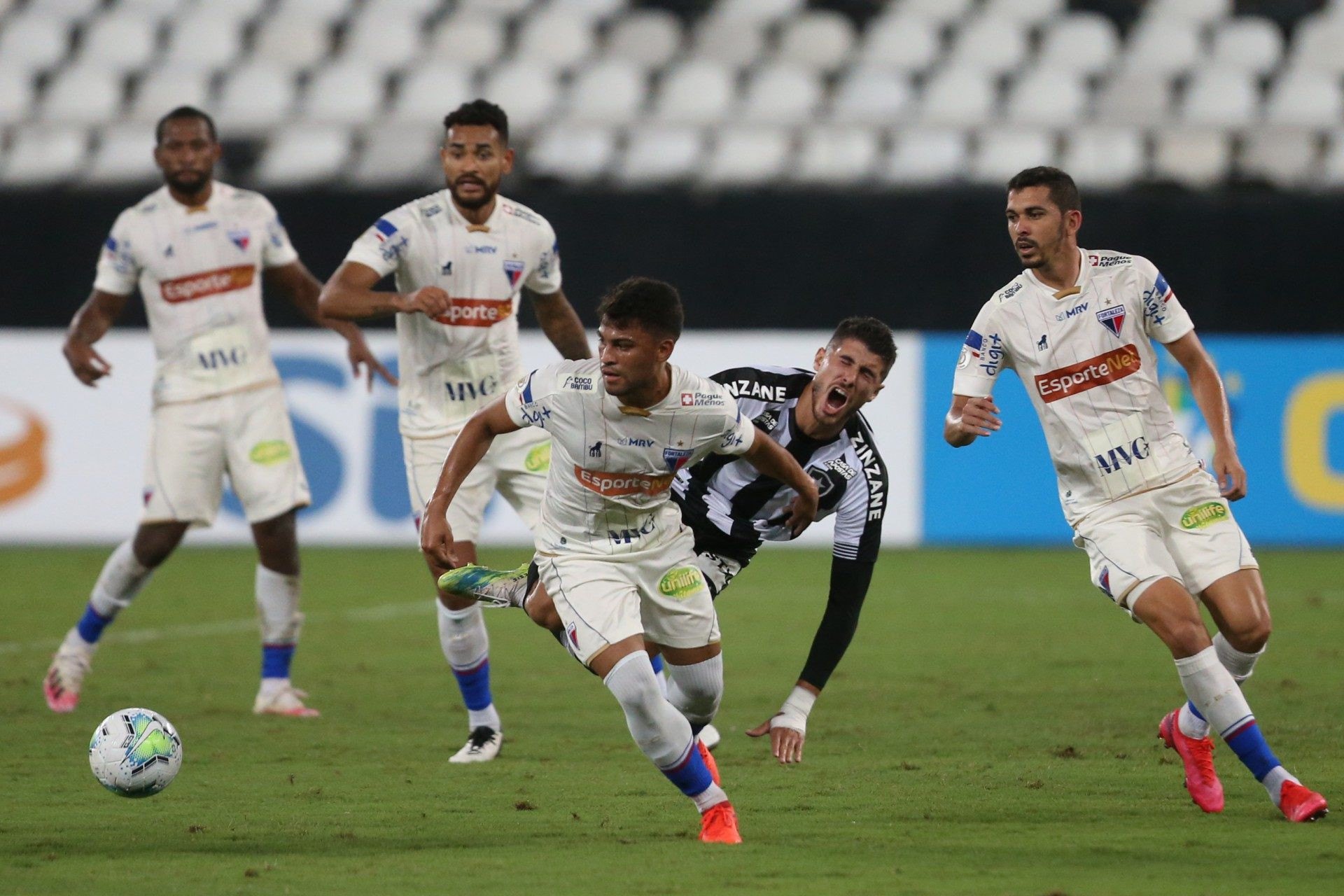 Botafogo joga mal mais uma vez, perde para o Fortaaleza e se afunda na zona de rebaixamento - Daniel Castelo Branco