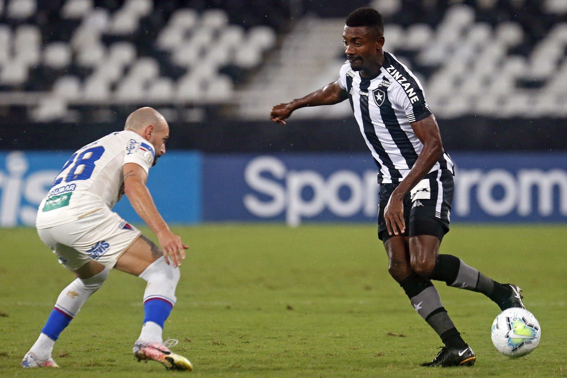 Botafogo joga mal mais uma vez, perde para o Fortaaleza e se afunda na zona de rebaixamento - Divulgação