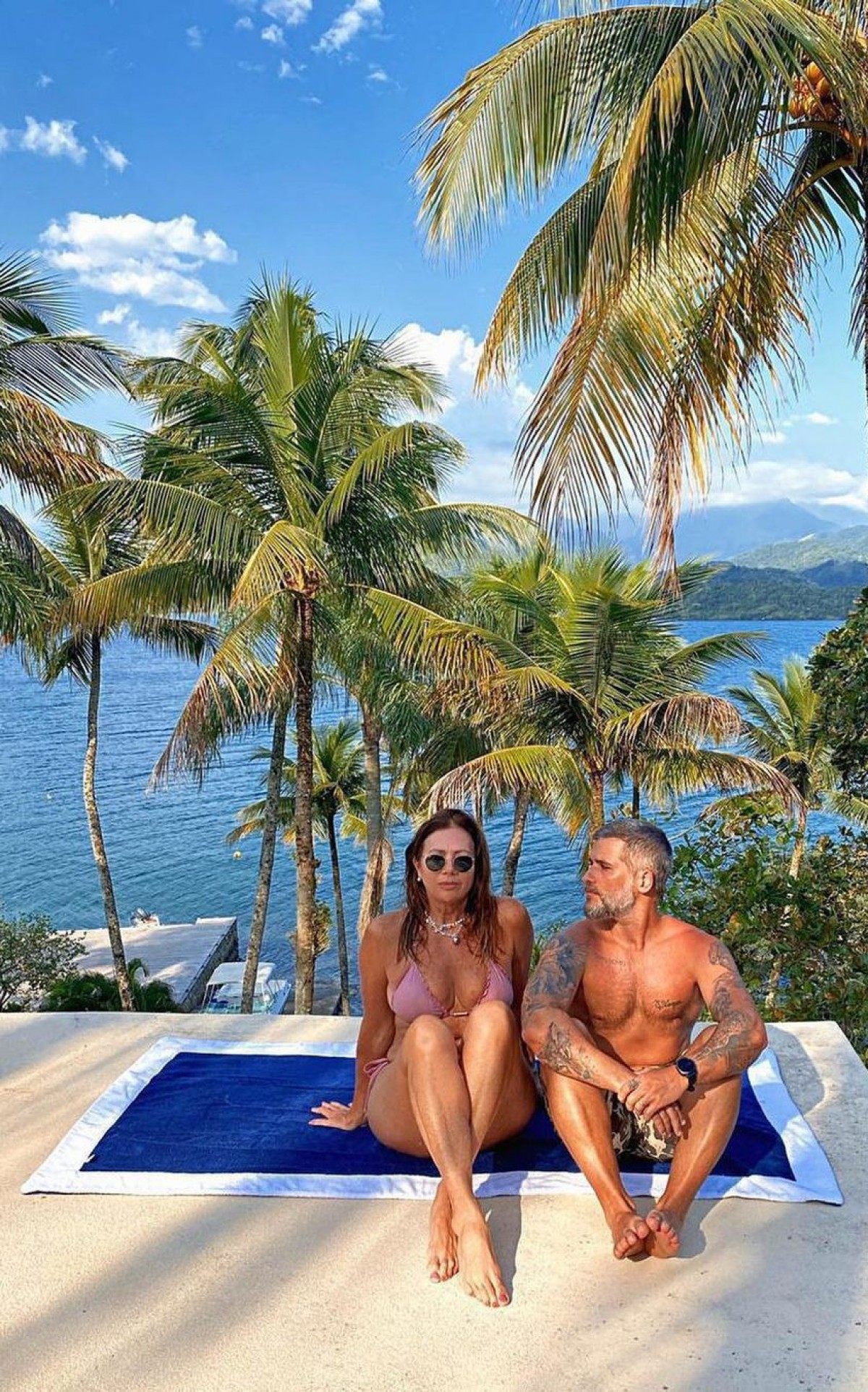 Deborah Ewbank e Bruno Gagliasso - Reprodu&ccedil;&atilde;o Internet