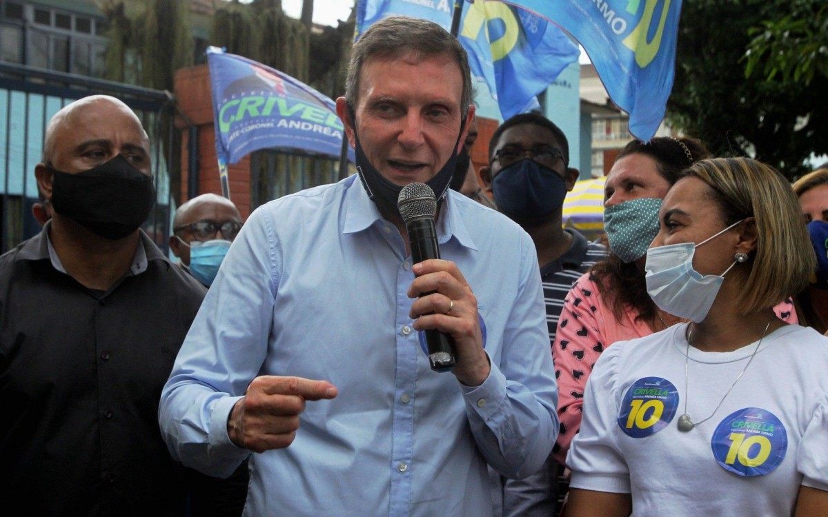 Eleições 2020 - Caminhada do candidato Crivella nas ruas da Taquara. Fotos:  Estefan Radovicz / Agência O Dia
      Byline