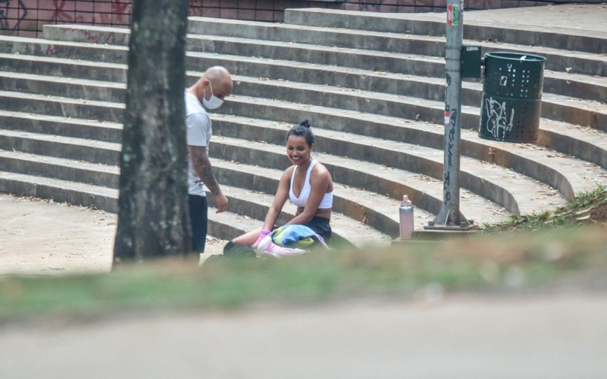 Ex-BBB Gleici Damasceno treina boxe em São Paulo