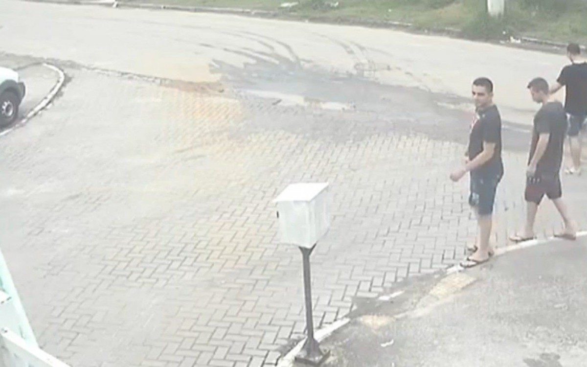 Suspeitos de executarem o contraventor Fernando Iggnácio aparecem em imagem coletada pela DH - Reprodução Tv Globo