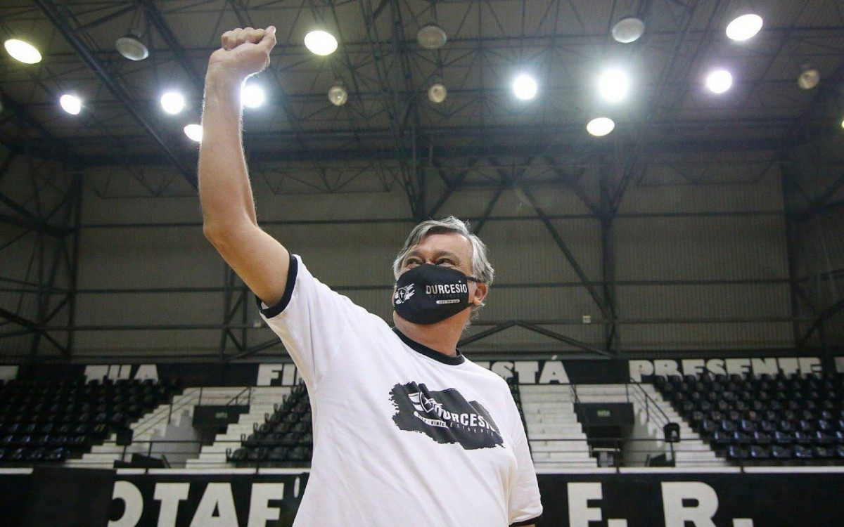 Durcesio Mello vai comandar o clube pelos próximos quatro anos - Twitter/Botafogo