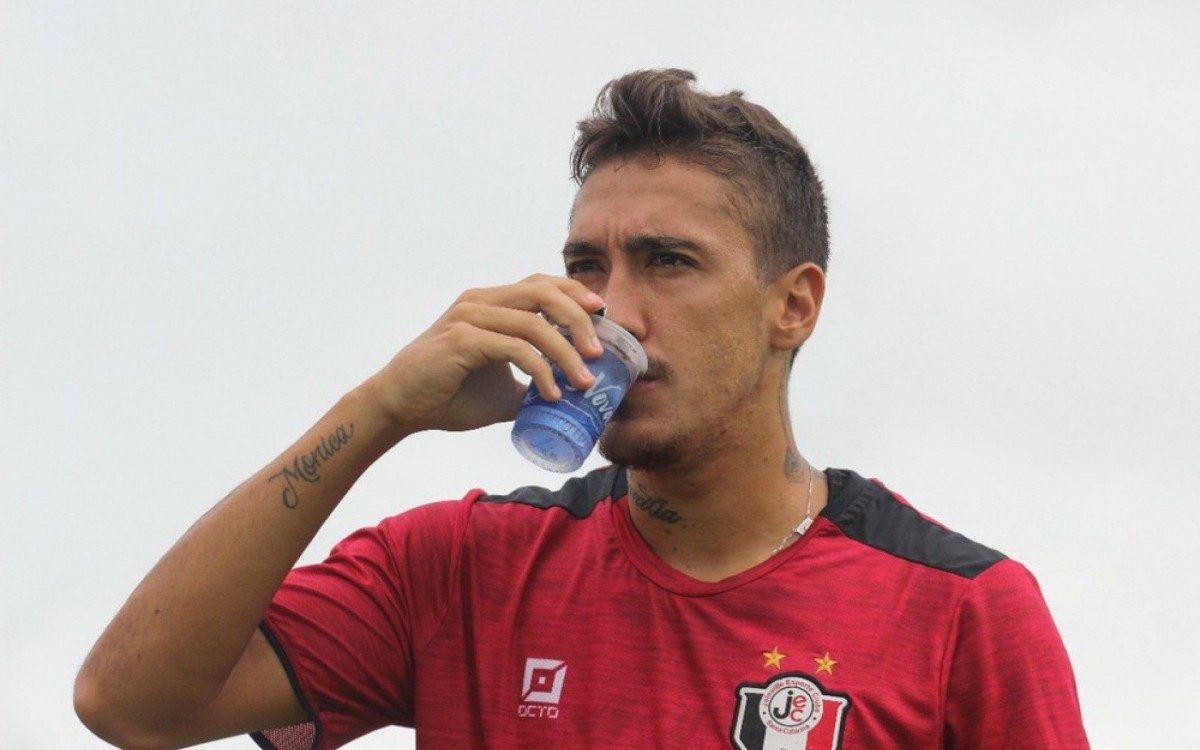 Romarinho é filho de Romário, tetracampeão mundial em 1994 - Yan Pedro/Divulgação/JEC
