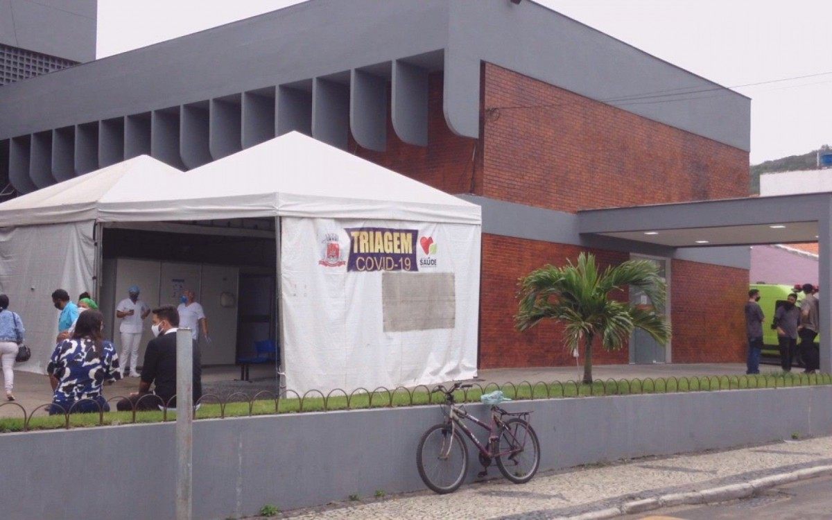 Tenda funcionava ao lado do Hospital Geral de Arraial do Cabo - Foto: Lucas Madureira