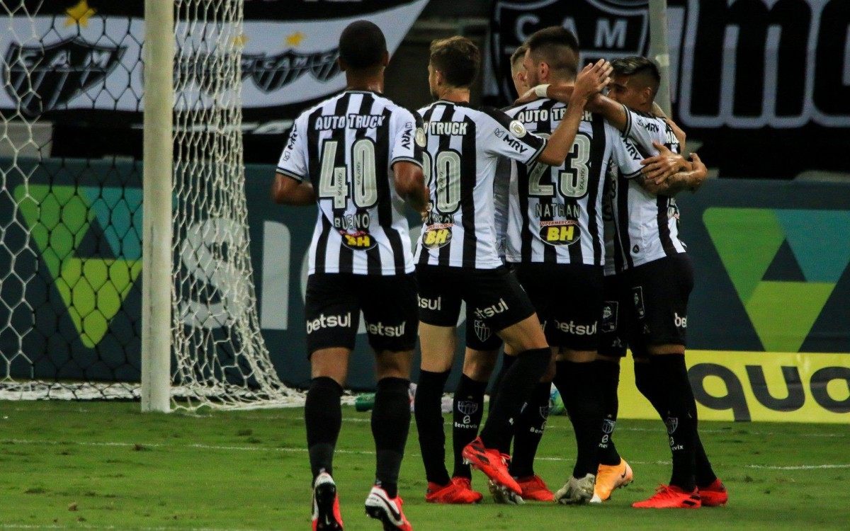 Savarino marcou o primeiro gol do Atlético-MG durante Atlético-MG x Botafogo, partida válida pela vigésima terceira rodada do Campeonato Brasileiro da Série A 2020, realizada no Estádio Mineirão, Belo Horizonte, MG.