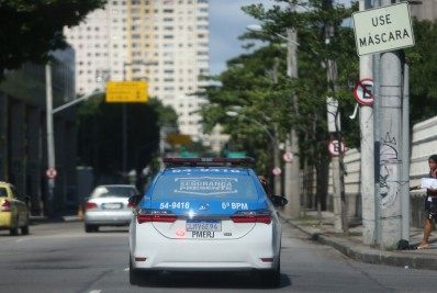 Polícia Militar faz operação no Complexo do Caju