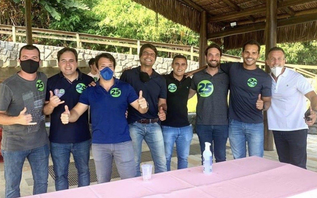 Na imagem, est&atilde;o os vereadores Rafael Freitas (Cidadania), Alexandre Isquierdo (DEM), Carlo Caiado (DEM) e Willian Coelho (DC), al&eacute;m do deputado federal Pedro Paulo (DEM). - Reprodu&ccedil;&atilde;o