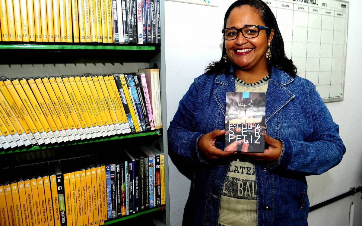 Veronica é autora do livro 