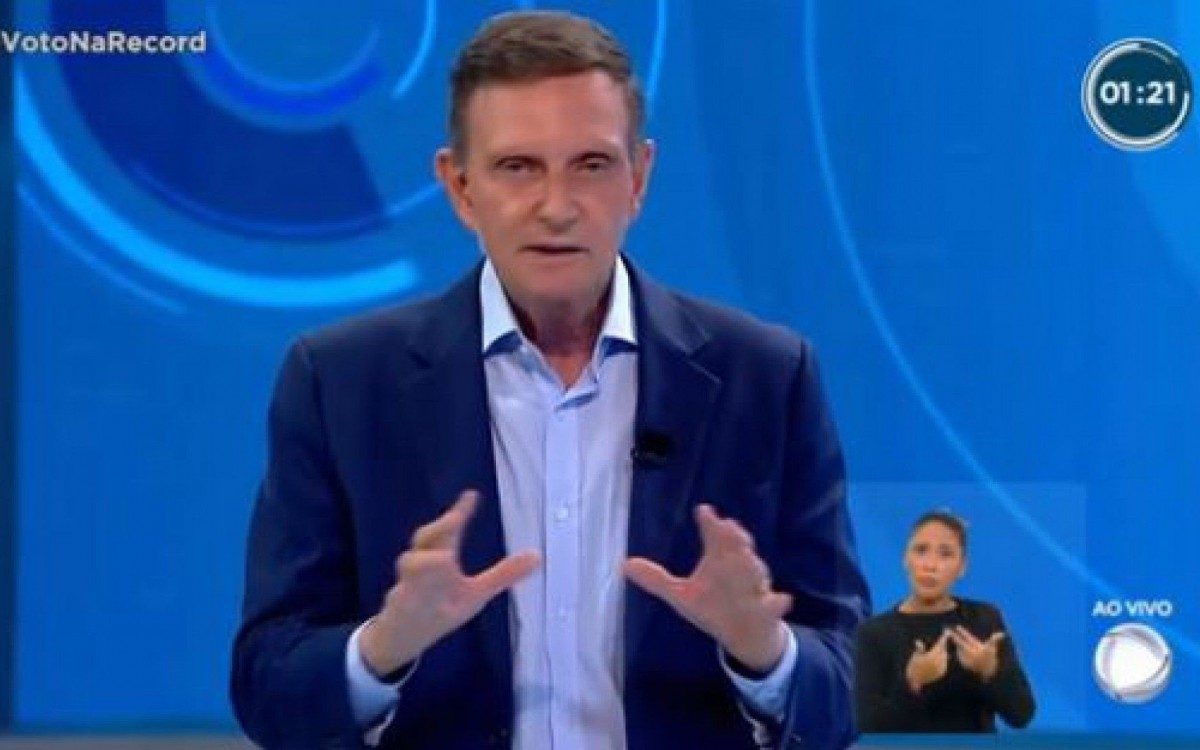 Crivella durante entrevista na Record TV Rio, comandada por Tino Junior