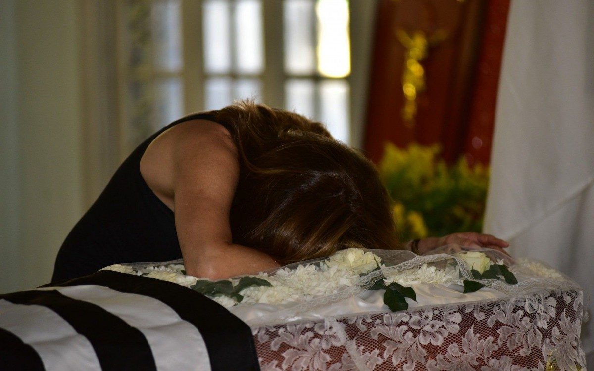 Corpo de Fernando Vanucci é velado no salão nobre do Clube de Regatas Botafogo, na Zona Sul do Rio, nesta quinta-feira