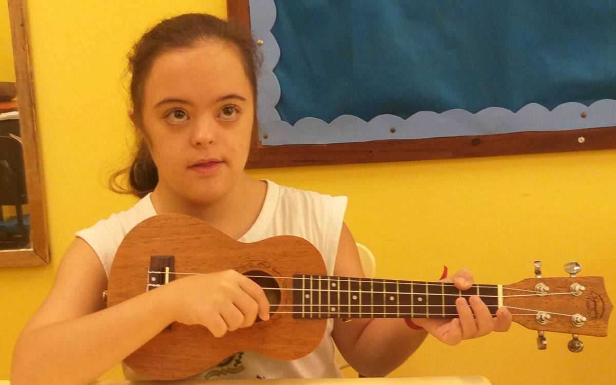 Iniciativa defende que, além de atividades rotineiras, os deficientes desenvolvem muito bem suas habilidades artísticas