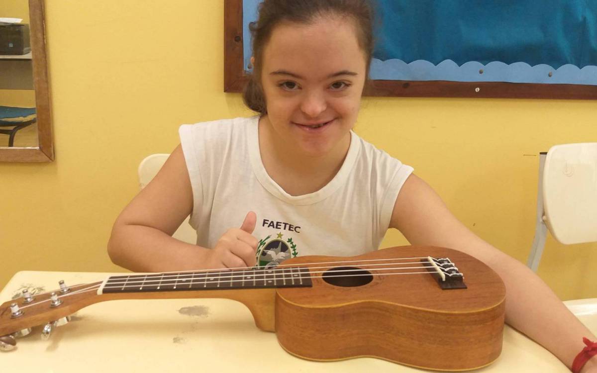 Iniciativa defende que, além de atividades rotineiras, os deficientes desenvolvem muito bem suas habilidades artísticas