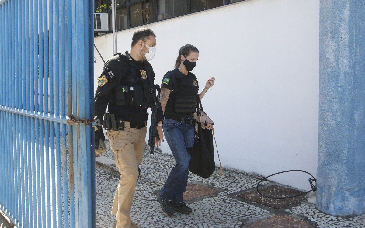 Policia - A Policia Federal deflagra Operaçao Lagrimas do Amarante, com objetivo de investigar a pratica dos crimes de compartilhamento, posse e possivel produçao de pornografia infantil.