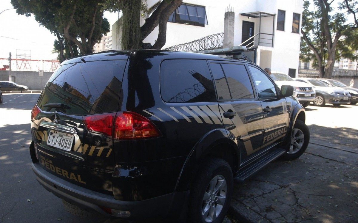 Policia - A Policia Federal deflagra Operaçao Lagrimas do Amarante, com objetivo de investigar a pratica dos crimes de compartilhamento, posse e possivel produçao de pornografia infantil.