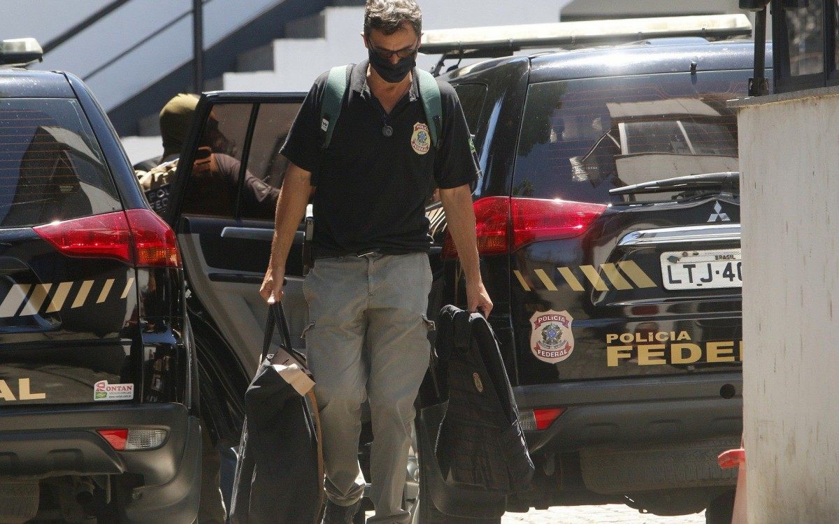 Policia - A Policia Federal deflagra Opera&ccedil;ao Lagrimas do Amarante, com objetivo de investigar a pratica dos crimes de compartilhamento, posse e possivel produ&ccedil;ao de pornografia infantil.